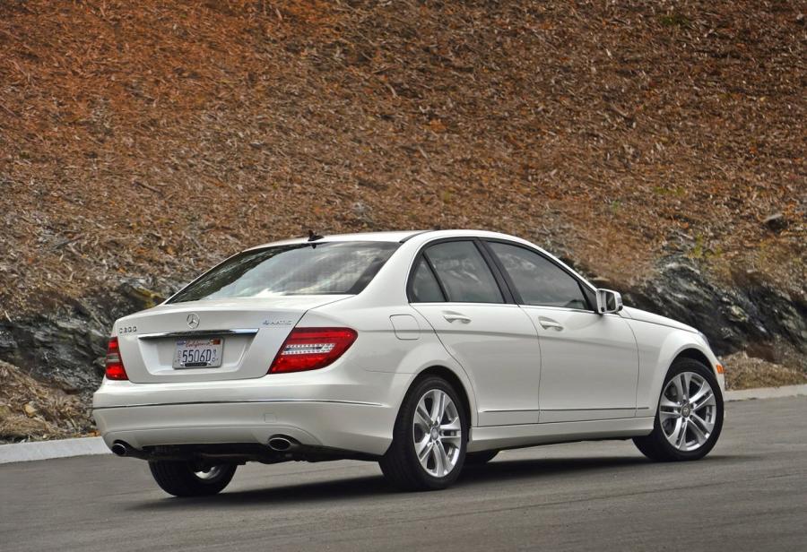  Mercedes-Benz C300 4Matic 2012 года  (фото 6 из 9)